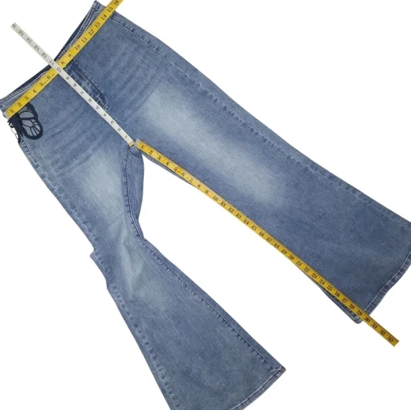 Canana Butterfly Cutout Flare Jeans Size 29 (Runs Big) - Picture 9 of 12